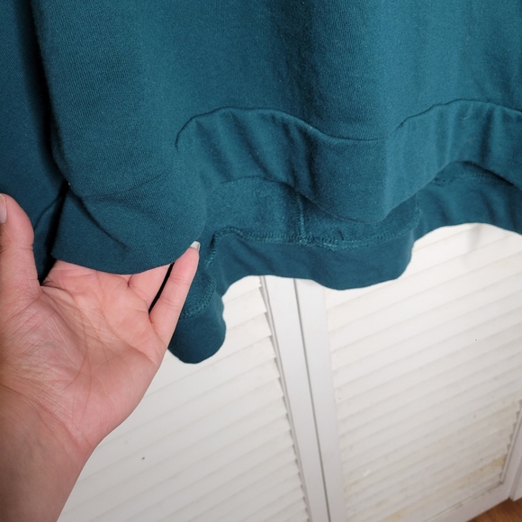 Lane Bryant Scattered Stars High-Low Graphic Sweatshirt Green/Silver PLUS 18/20 - Picture 6 of 15